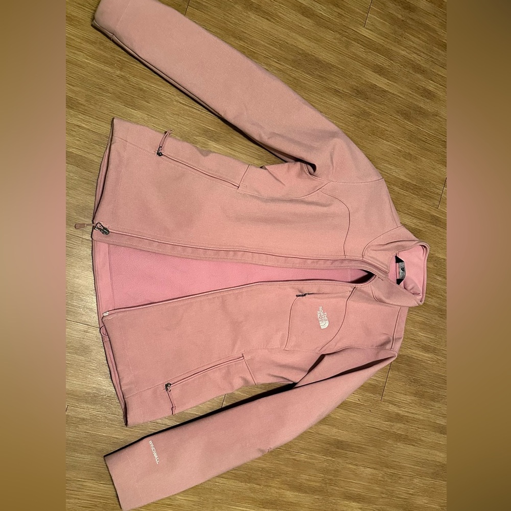 The North Face Women’s wind wall shell jacket